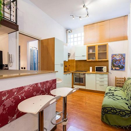 Extensive Terrace Navigli Toy Artistic Apartment Milan Extérieur photo