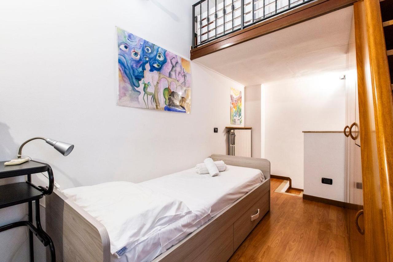 Extensive Terrace Navigli Toy Artistic Apartment Milan Extérieur photo