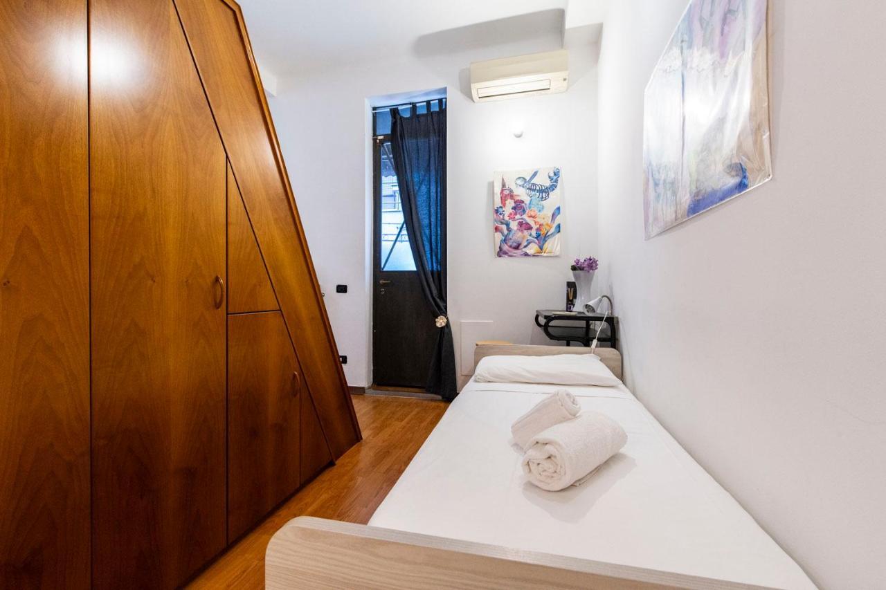 Extensive Terrace Navigli Toy Artistic Apartment Milan Extérieur photo