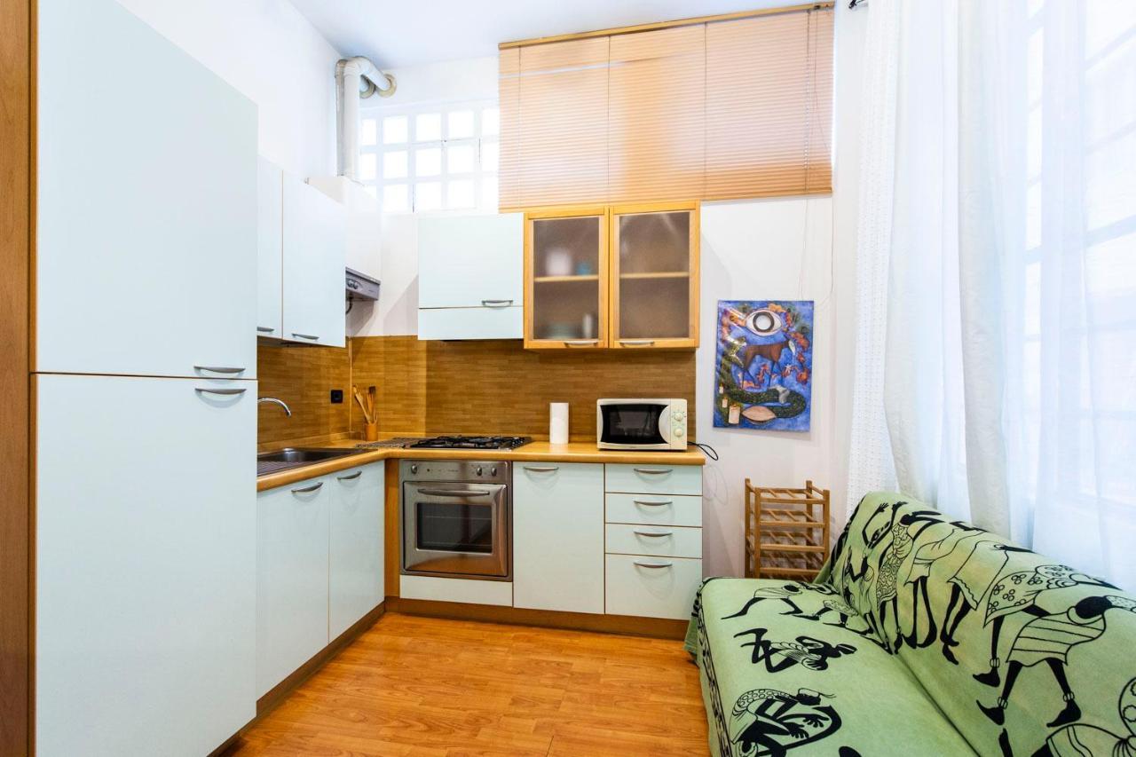 Extensive Terrace Navigli Toy Artistic Apartment Milan Extérieur photo