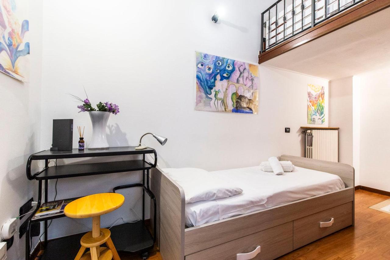 Extensive Terrace Navigli Toy Artistic Apartment Milan Extérieur photo