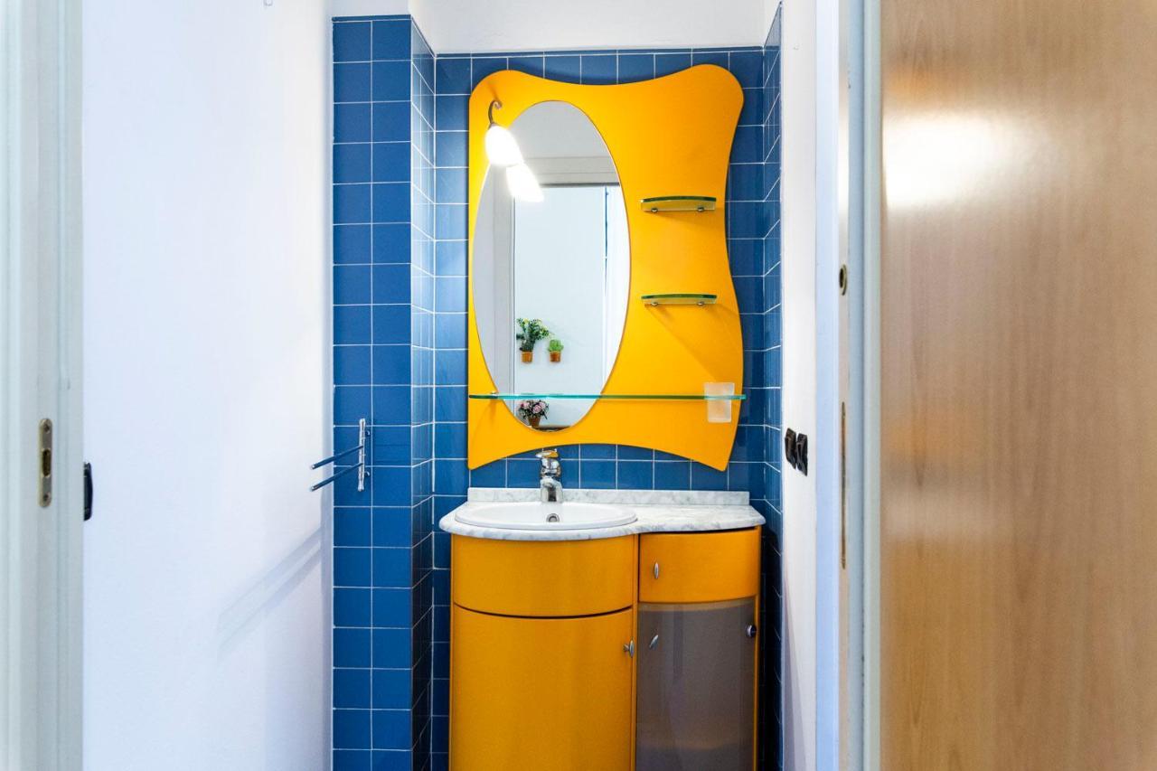 Extensive Terrace Navigli Toy Artistic Apartment Milan Extérieur photo